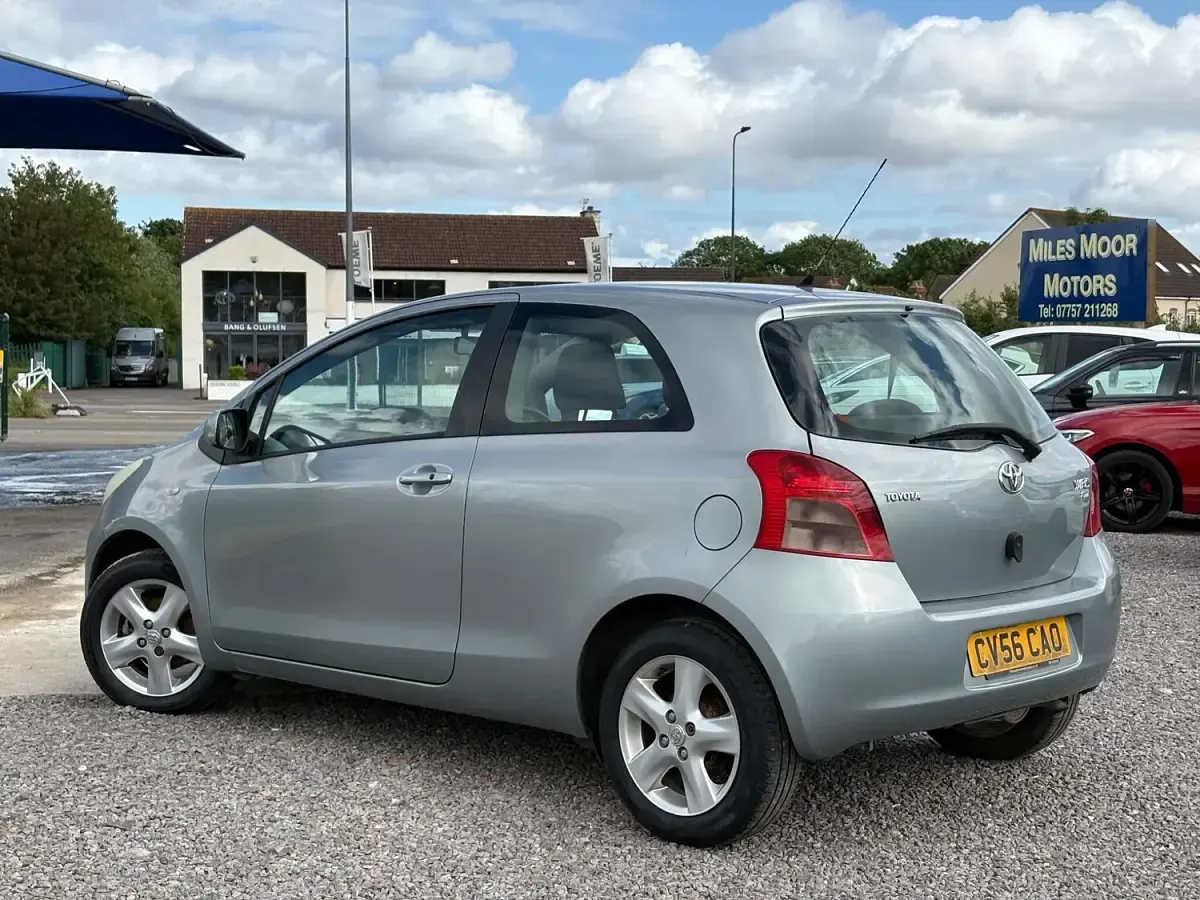 Used Toyota Yaris 2006 Silver Hatchback