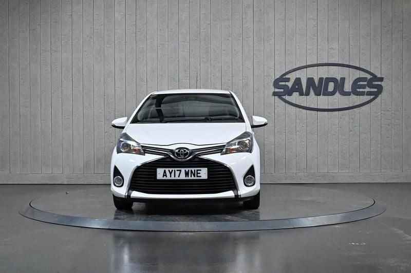 Used Toyota Yaris 2017 White Hatchback