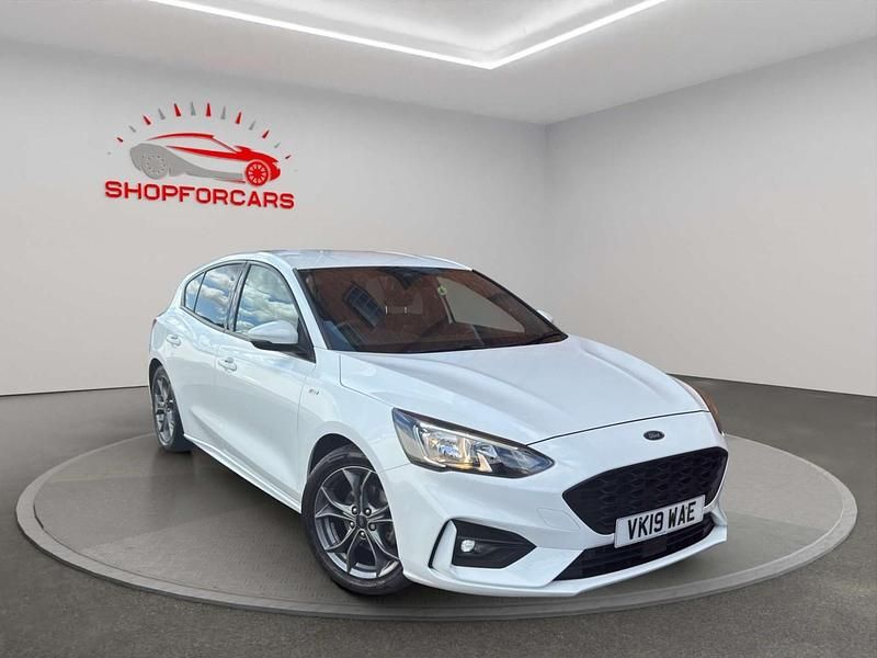 Used Ford Focus ST-Line 125 HP (91 kW) 2019 White Hatchback
