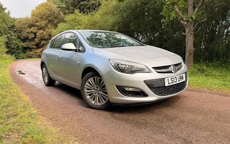 Second-hand Vauxhall Astra 110 CP (80 kW) 2013 Hatchback