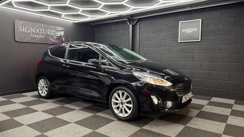 Usado Ford Fiesta Titanium 100 CV (73 kW) 2018 Negro Utilitario