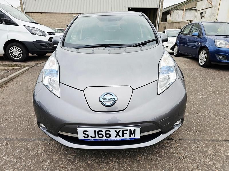 Used Nissan Leaf Tekna 80 kW (109 HP) 2016 Grey Hatchback