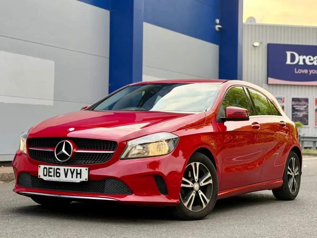 Usado Mercedes A180 SE 2016 Vermelho Citadino