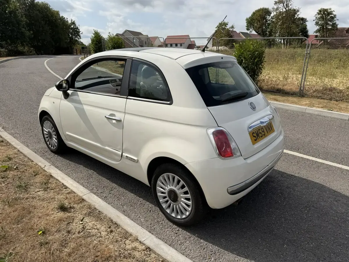 Used Fiat 500 Pop 69 HP (50 kW) 2010 White Hatchback