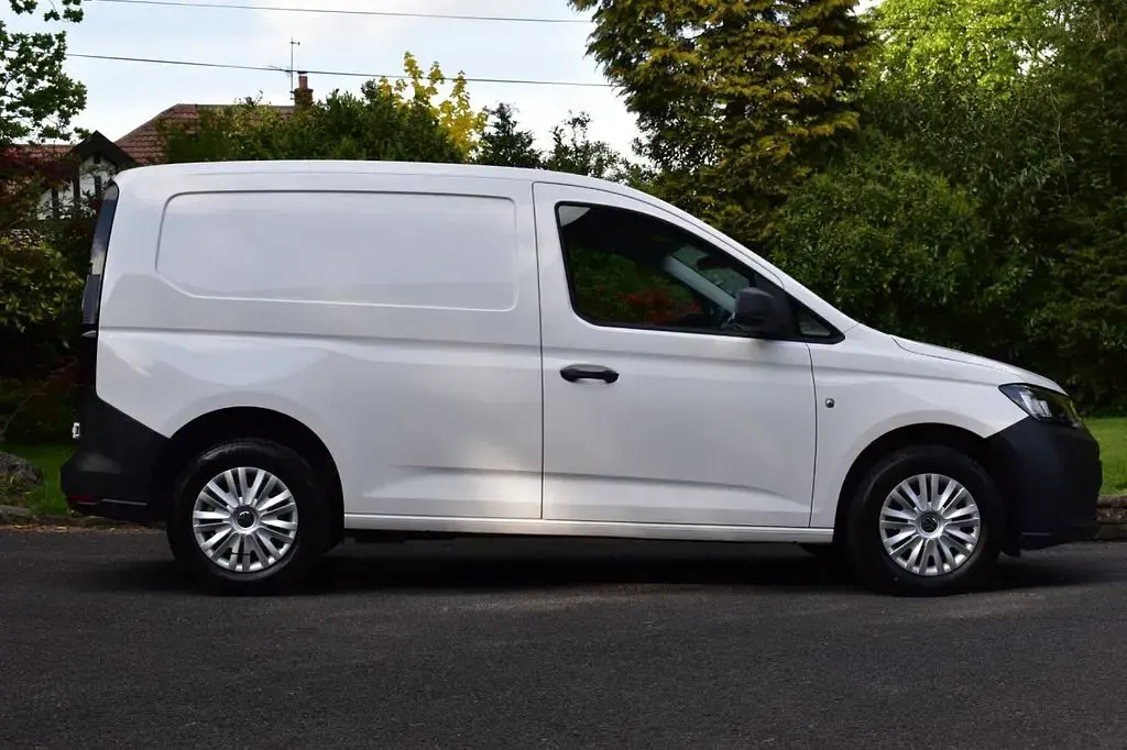 Used VW Caddy S 102 HP (75 kW) 2023 White MPV