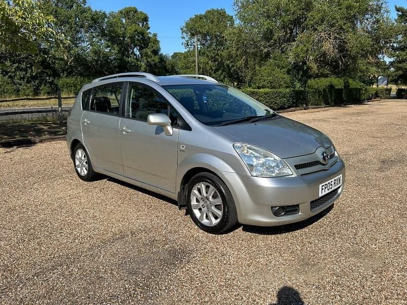 Silver Used 2005 Toyota Corolla Verso MPV | £3,750 (Fair price) - Image 1/4