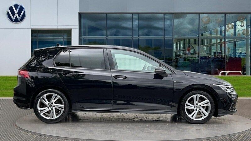 Used VW Golf VII R-line 150 HP (110 kW) 2020 Deep black pearlescent  Hatchback