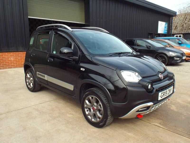 Used Fiat Panda Cross Cross 90 HP (66 kW) 2019 Black Hatchback