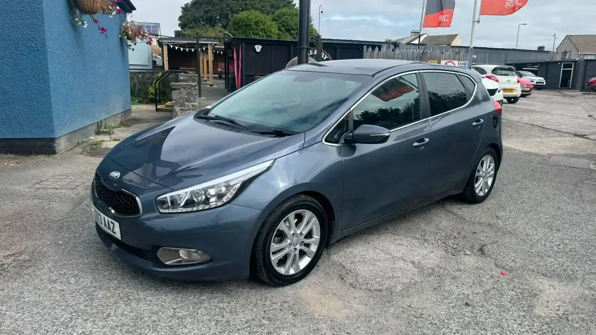 Used Kia Ceed 2013 Blue Hatchback