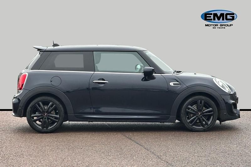 Used Mini Cooper Hatch 136 HP (100 kW) 2020 Blue/black Hatchback