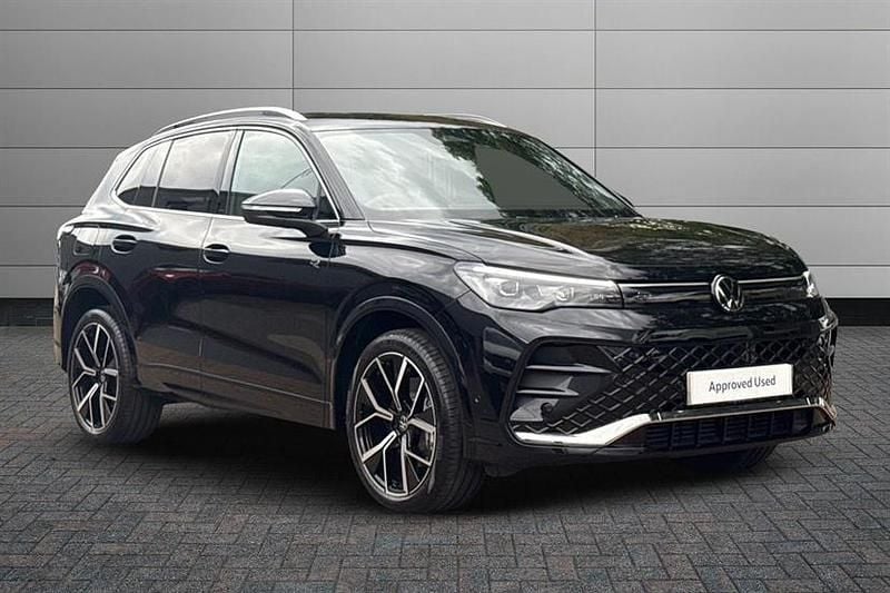 Black New 2025 VW Tiguan R-line SUV | £38,695 (Super price) - Image 1/4