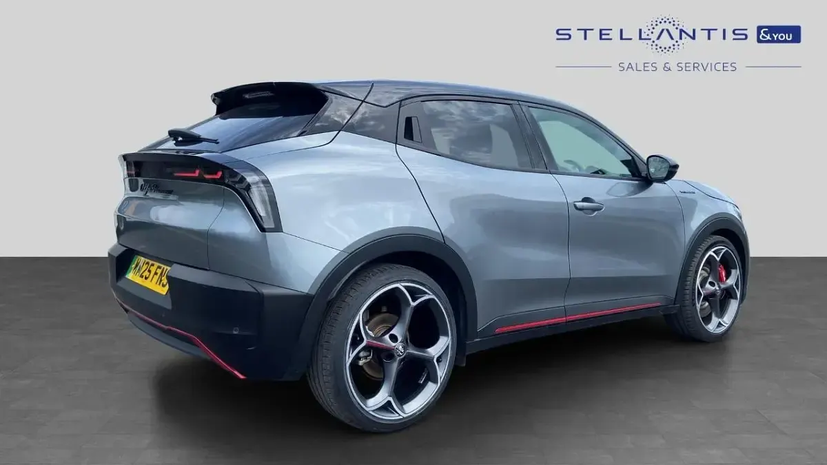 Used Alfa Romeo Junior Veloce 202 kW (276 HP) 2025 SUV