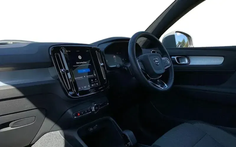 Used Volvo XC40 Core 163 HP (119 kW) 2026 SUV