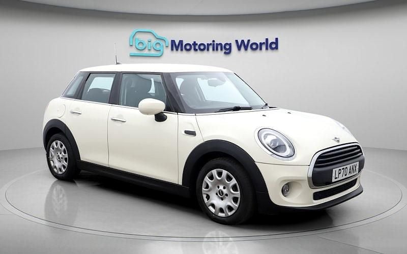 Used Mini ONE Classic 102 HP (75 kW) 2020 White Hatchback
