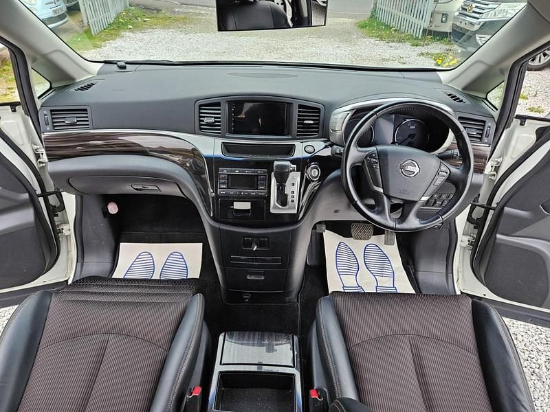 Used Nissan Elgrand 2016 White MPV