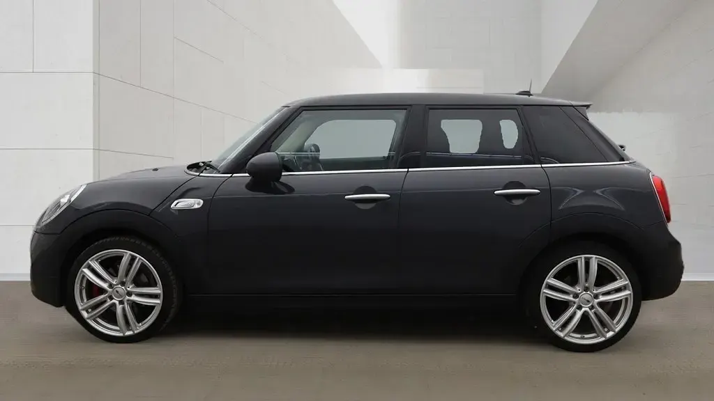 Usado Mini Cooper S Hatch 2018 Cinzento Citadino