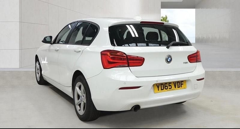 Used BMW 118 Comfort Edition 2015 White Hatchback