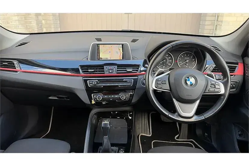 Używany BMW X1 Sport Line 192 KM (141 kW) 2015 Biały SUV