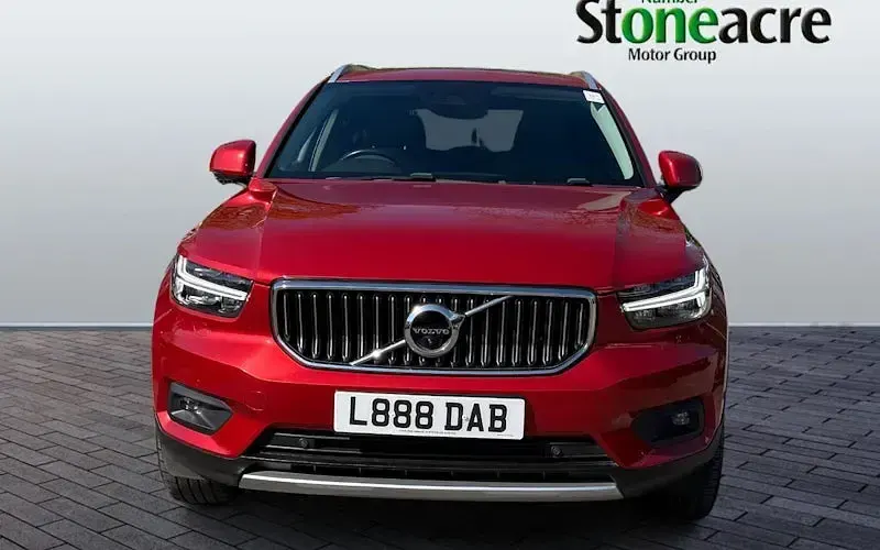 Used Volvo XC40 Inscription 197 HP (144 kW) 2021 Red SUV