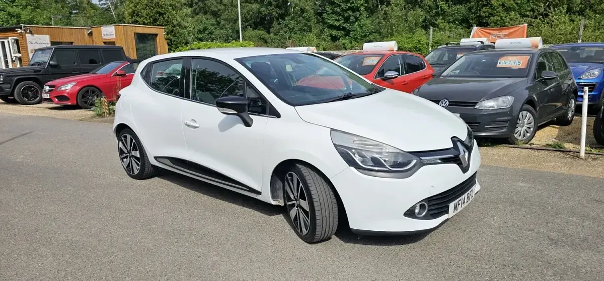Used Renault Clio Dynamique 90 HP (66 kW) 2014 White Hatchback