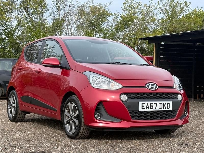 Used Hyundai i10 Premium SE 87 HP (63 kW) 2017 Red Hatchback