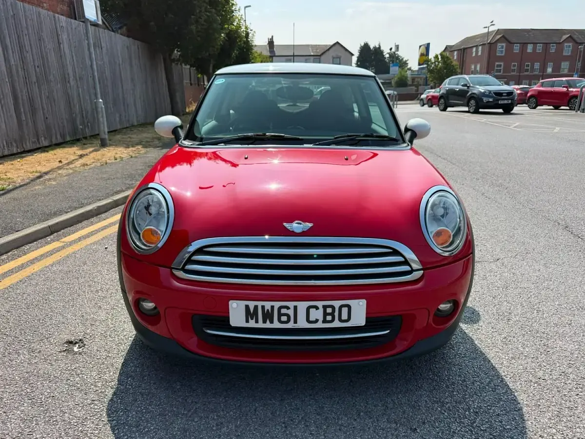 Used Mini Cooper Hatch 122 HP (89 kW) 2012 Red Hatchback