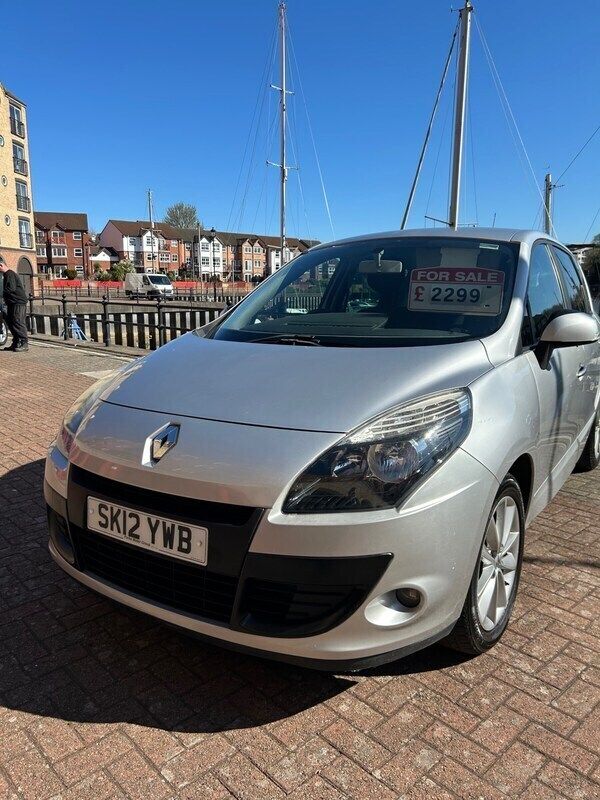 Silver Used 2012 Renault Scénic III MPV | £2,799 (A bit pricey) - Image 1/4