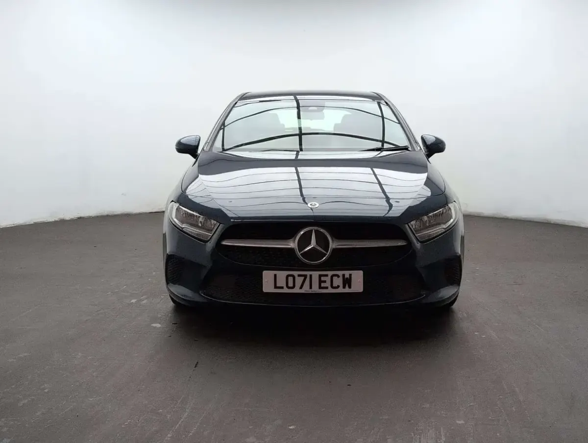 Used Mercedes A180 SE 136 HP (100 kW) 2022 Blue Hatchback