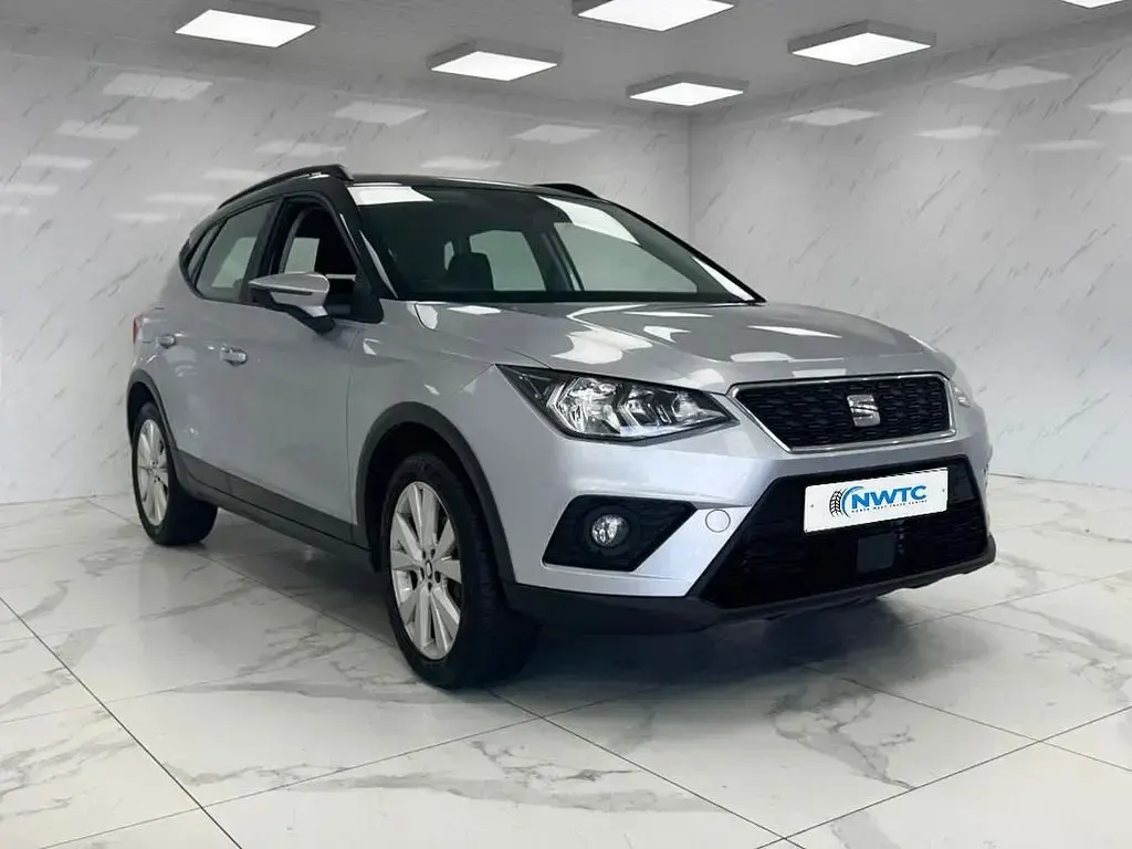 Used Seat Arona SE Technology 115 HP (84 kW) 2018 Silver SUV
