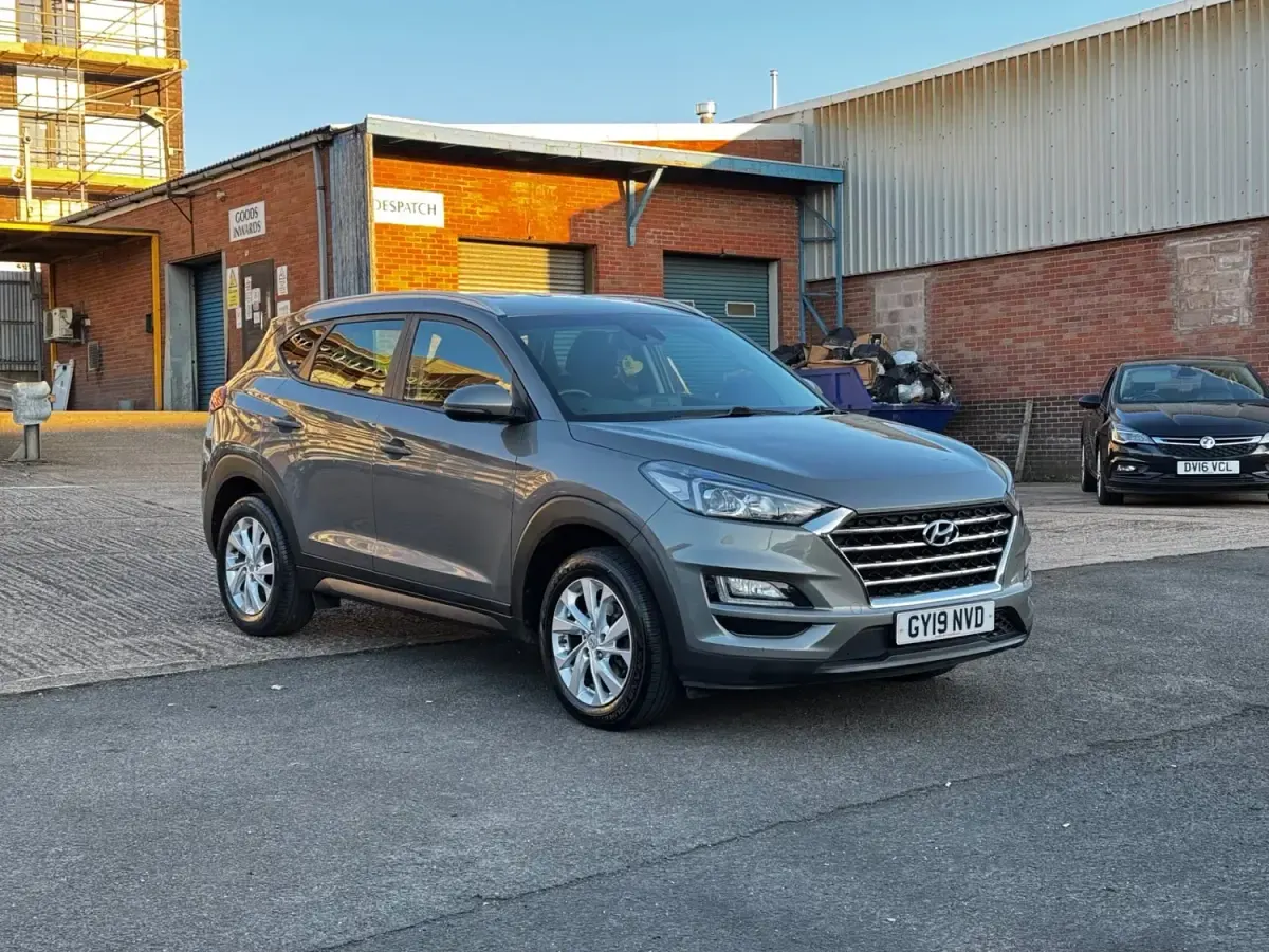 Gebraucht Hyundai Tucson SE 177 PS (130 kW) 2019 Grau SUV