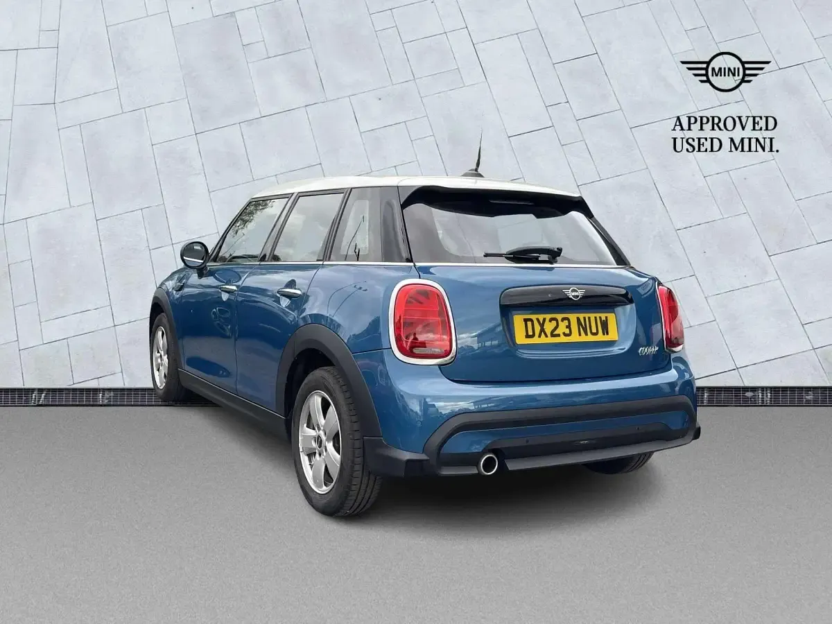 Used Mini Cooper Classic 134 HP (98 kW) 2023 Blue Hatchback