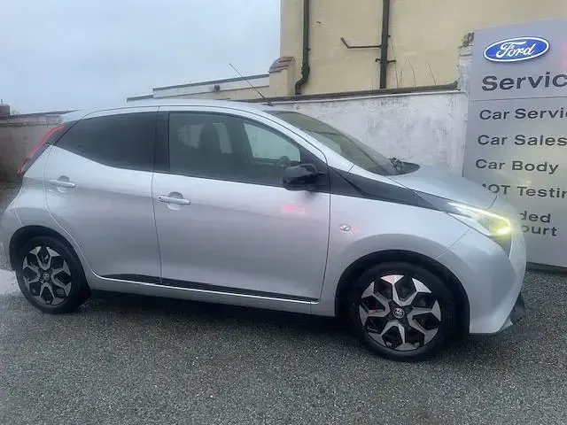 Used Toyota Aygo Trend 72 HP (52 kW) 2020 Silver Hatchback