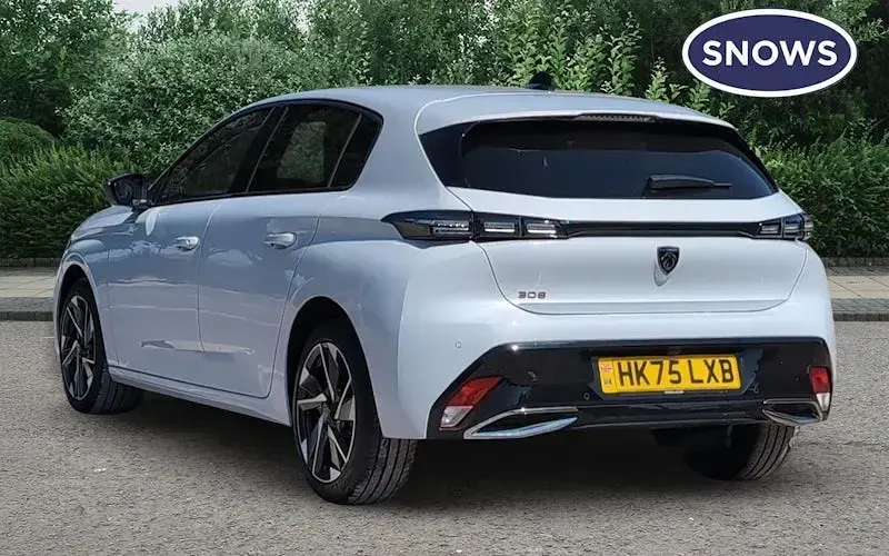 Used Peugeot 308 Allure 136 HP (100 kW) 2024 White Hatchback