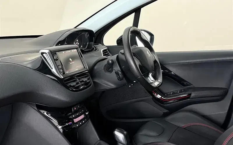 Used Peugeot 208 GT-line 110 HP (80 kW) 2017 Black Hatchback