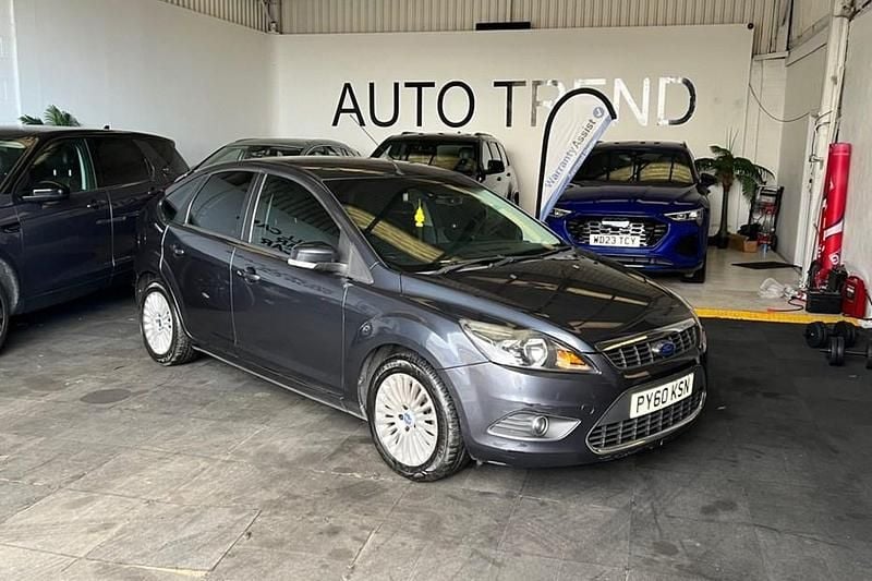 Used Ford Focus Titanium 110 HP (80 kW) 2011 Grey Hatchback