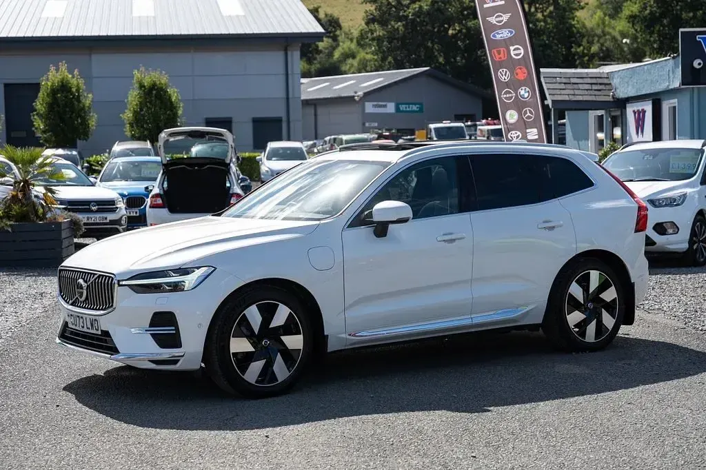 Used Volvo XC60 Ultimate 455 HP (334 kW) 2024 White SUV