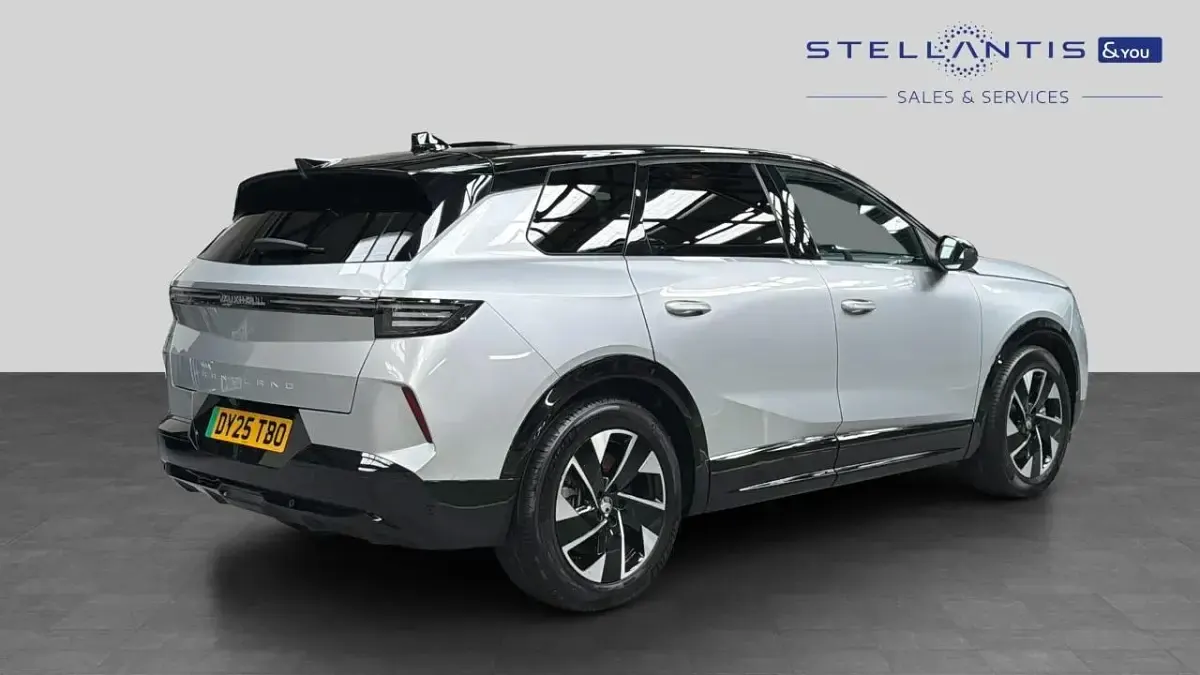 Used Vauxhall Grandland 154 kW (210 HP) 2025 Grey SUV