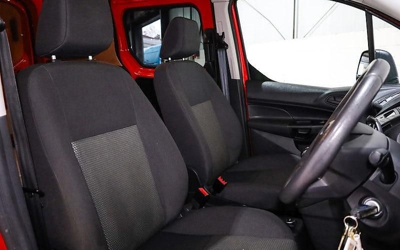 Used Ford Transit Connect 75 HP (55 kW) 2015 Red MPV
