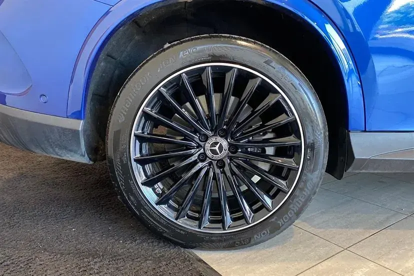 Usado Mercedes GLC300e Urban 313 HP (230 kW) 2024 Azul Carrinha