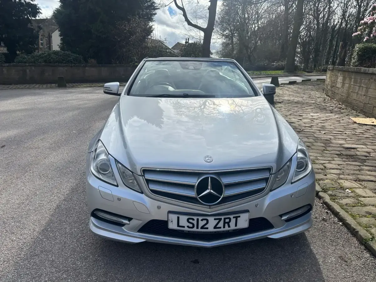 Usado Mercedes E250 204 HP (150 kW) 2012 Prateado Cabrios