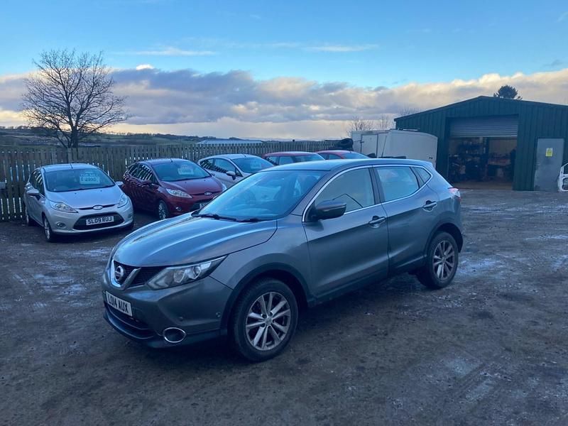 Grey Used 2014 Nissan Qashqai Acenta SUV | £2,695 (Good price) - Image 1/4
