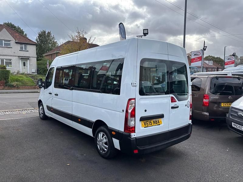Used Vauxhall Movano 125 HP (91 kW) 2015 White MPV