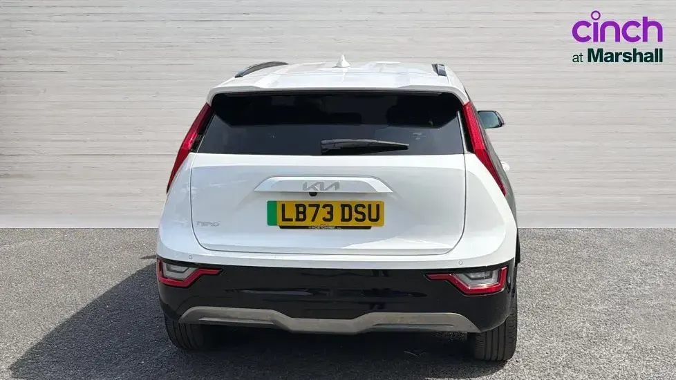Usado Kia e-Niro 150 kW (204 HP) 2023 Branco SUV