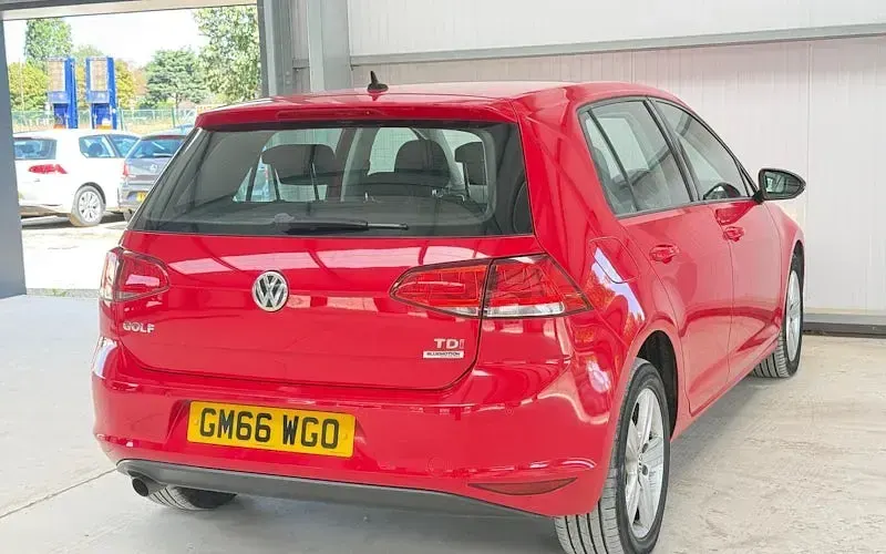 Used VW Golf VII Edition 110 HP (80 kW) 2016 Red Hatchback