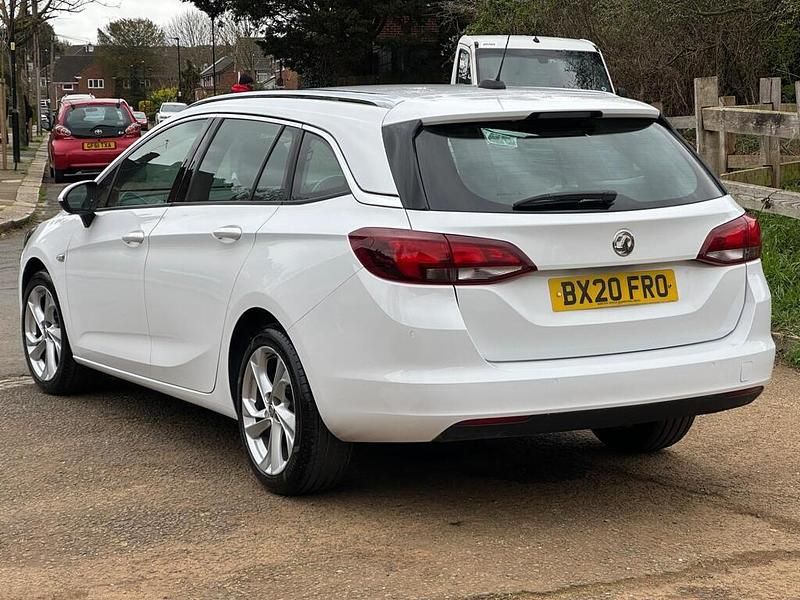 Used Vauxhall Astra SRi 145 HP (106 kW) 2021 White Estate