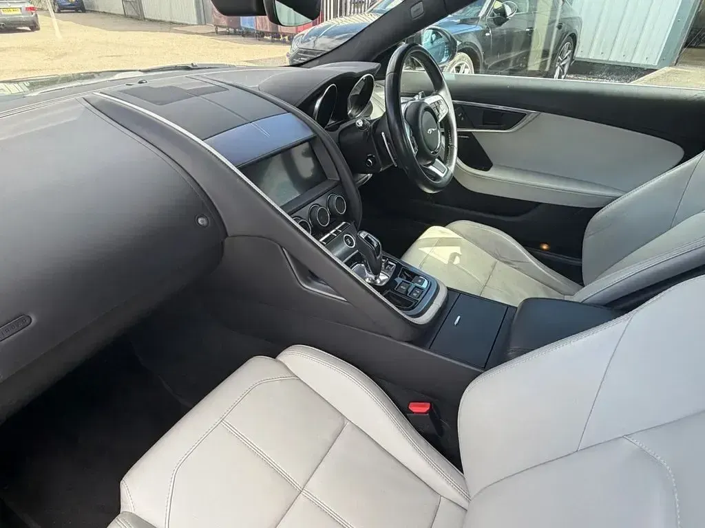 Used Jaguar F-Type 300 HP (220 kW) 2019 Black Coupe