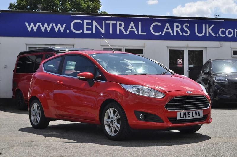 Red Used 2015 Ford Fiesta Zetec Hatchback | £5,995 (Fair price) - Image 1/4