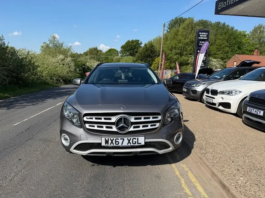 Usado Mercedes GLA200 Executive 136 HP (100 kW) 2017 Cinzento SUV