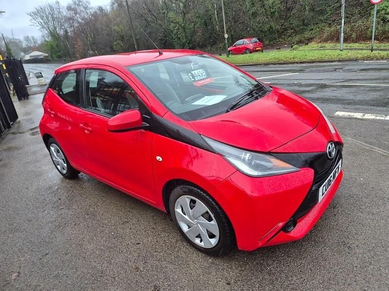 Used Toyota Aygo X-play 69 HP (50 kW) 2016 Red Hatchback