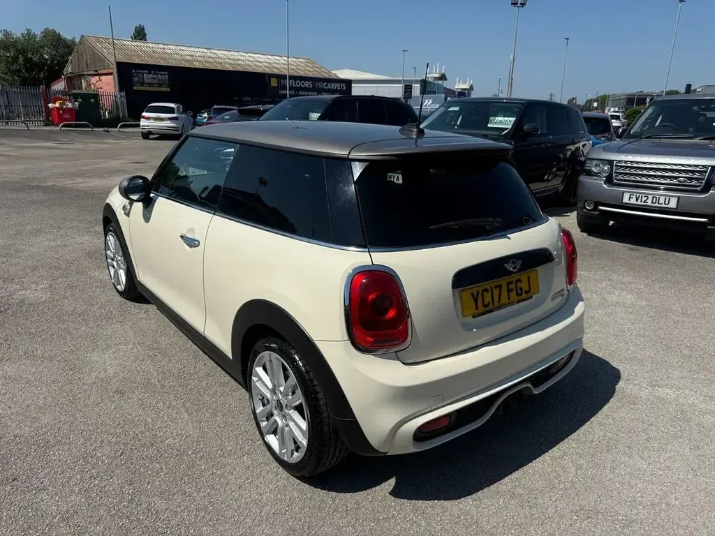 Used Mini Cooper S Hatch 192 HP (141 kW) 2017 White Hatchback
